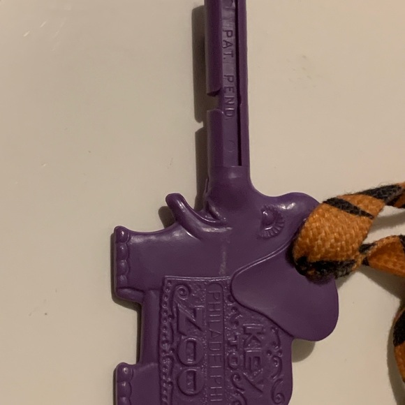 Vintage Philadelphia Zoo Elephant Key Trunkey 1980s Tiger Lanyard Rare Purple - Picture 9 of 16